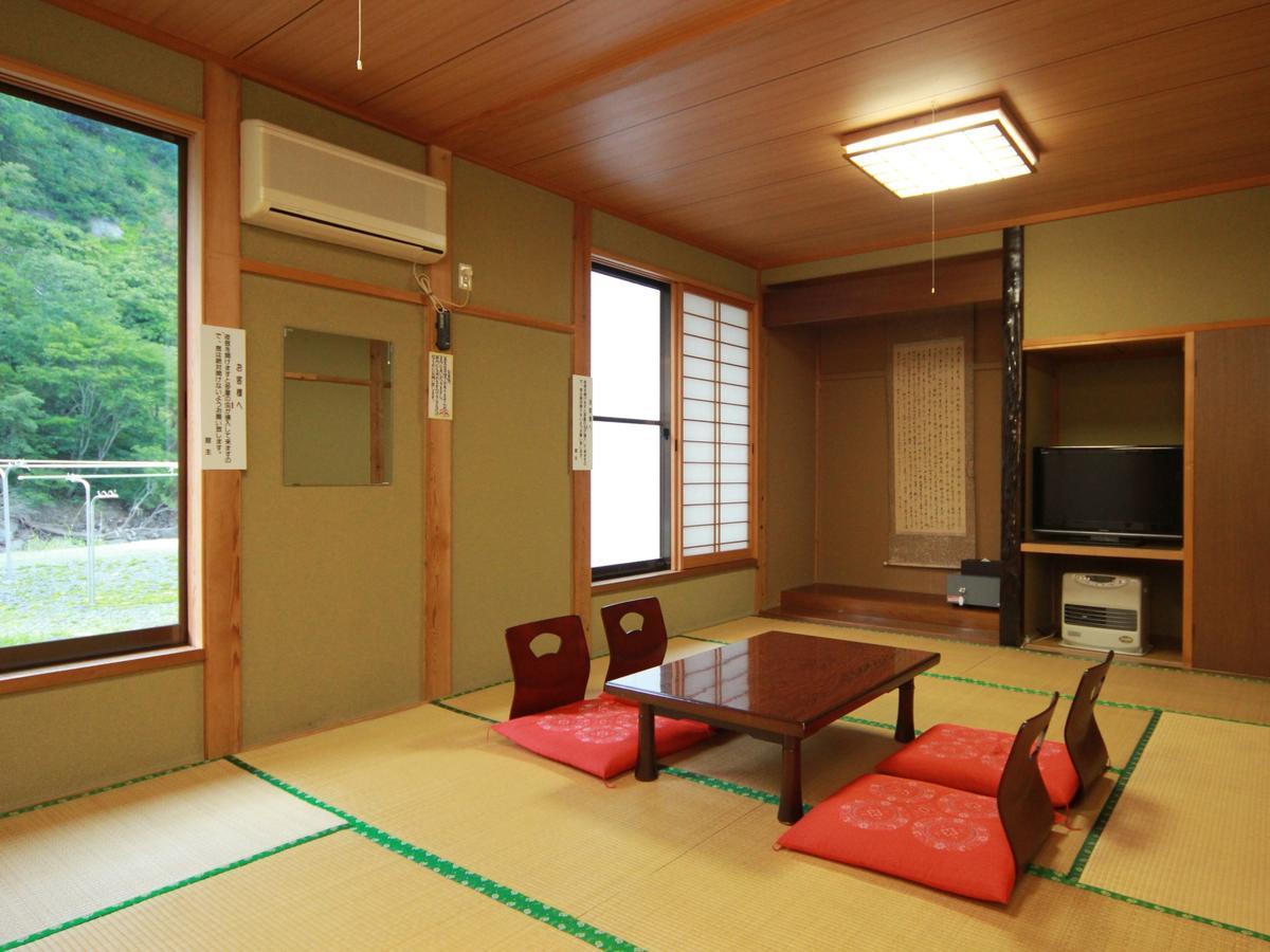 Kiriake Riverside House Hotel Nagano Exterior photo