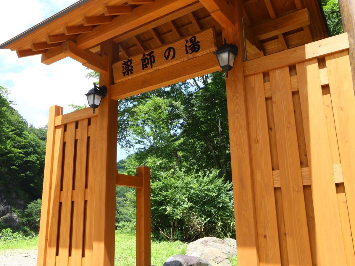 Kiriake Riverside House Hotel Nagano Exterior photo
